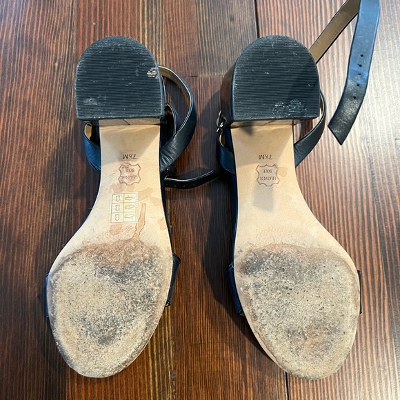 Tory Burch Sandal Size 7.5 - Picture 4 of 6